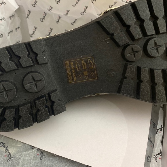 Women’s Qupid Tressa Stone and Black Snake Skin Boot Sz 8 - Picture 3 of 6